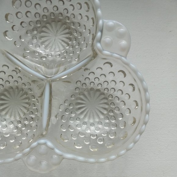 Vintage Anchor Hocking Three Section Hobnail Clear Opalescent Moonstone Dish - Picture 6 of 12